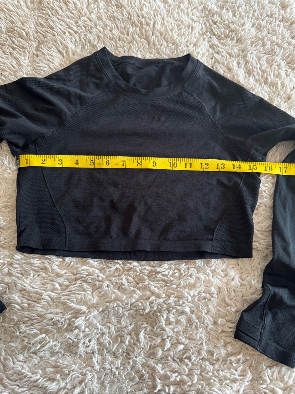 Aritzia long sleeve crop (swiftly material) - Picture 5 of 8